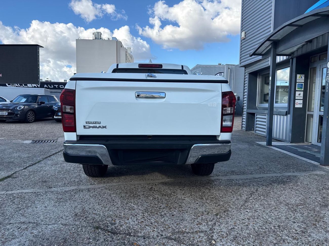 Mandataire ISUZU D-MAX CREW CAB 1.9 4X4 BVA SUPERNOVA