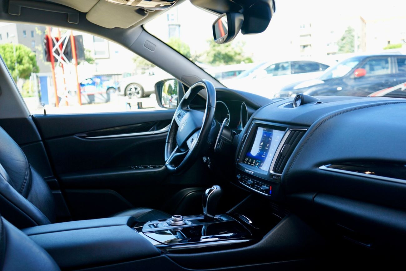 Mandataire MASERATI LEVANTE Diesel 3.0 V6 Turbo 275 JTES 19