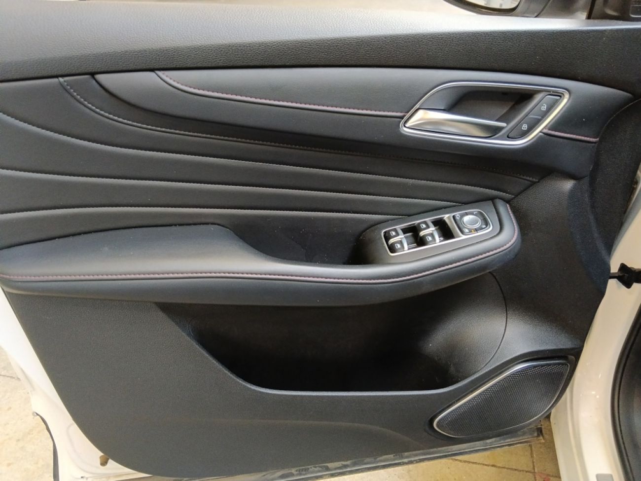 Mandataire MG HS 1.5 T-GDI 162 AT luxury