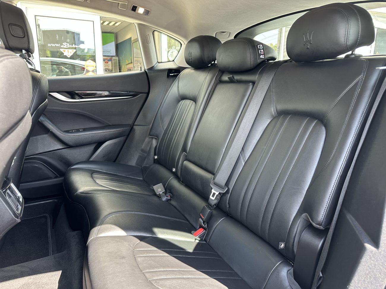 Mandataire MASERATI LEVANTE Diesel 3.0 V6 Turbo 275
