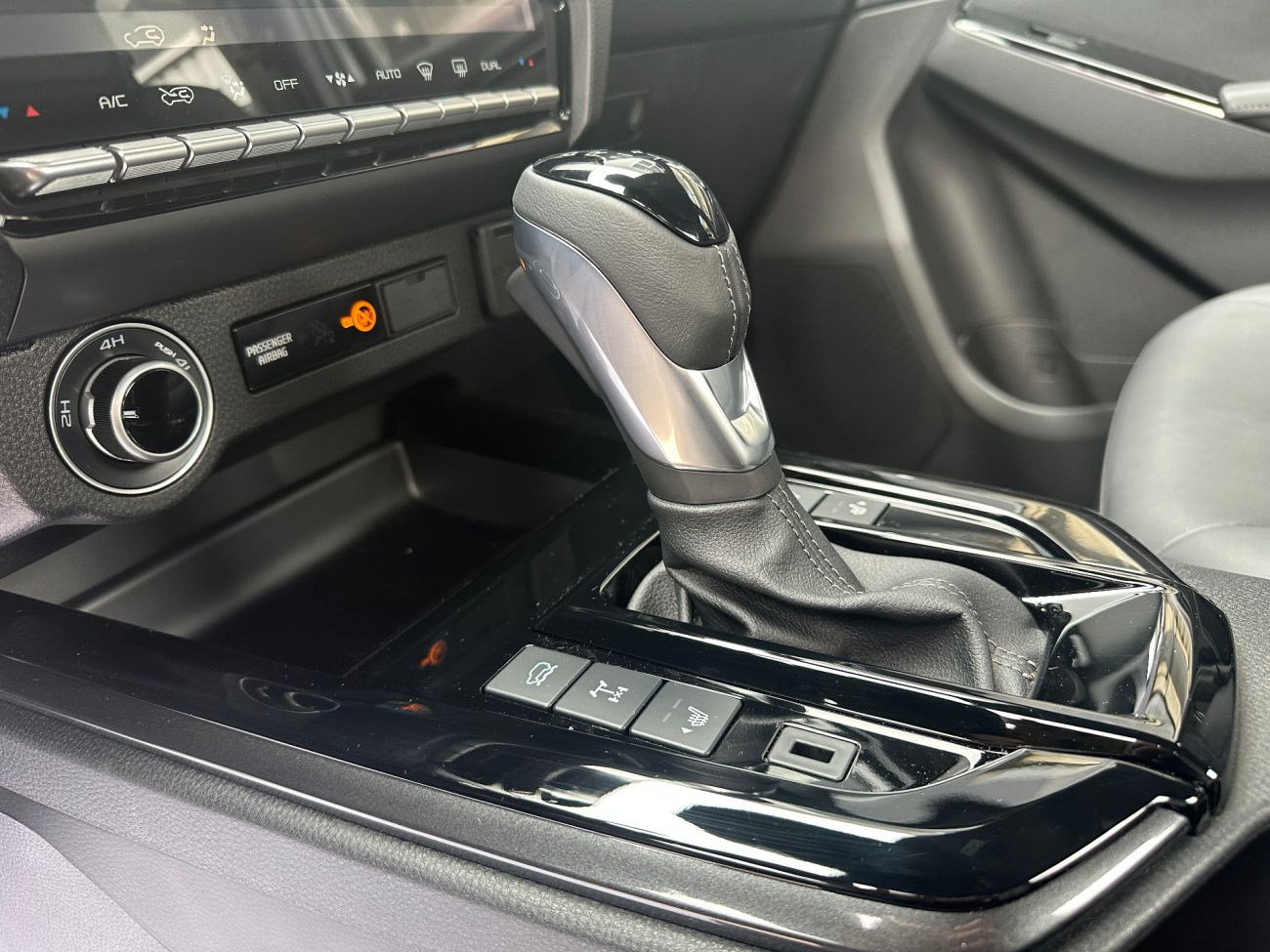 Mandataire ISUZU D-MAX SPACE NITRO SPORT 2.2 A/T 4x4 MY2026 Euro6e-bis