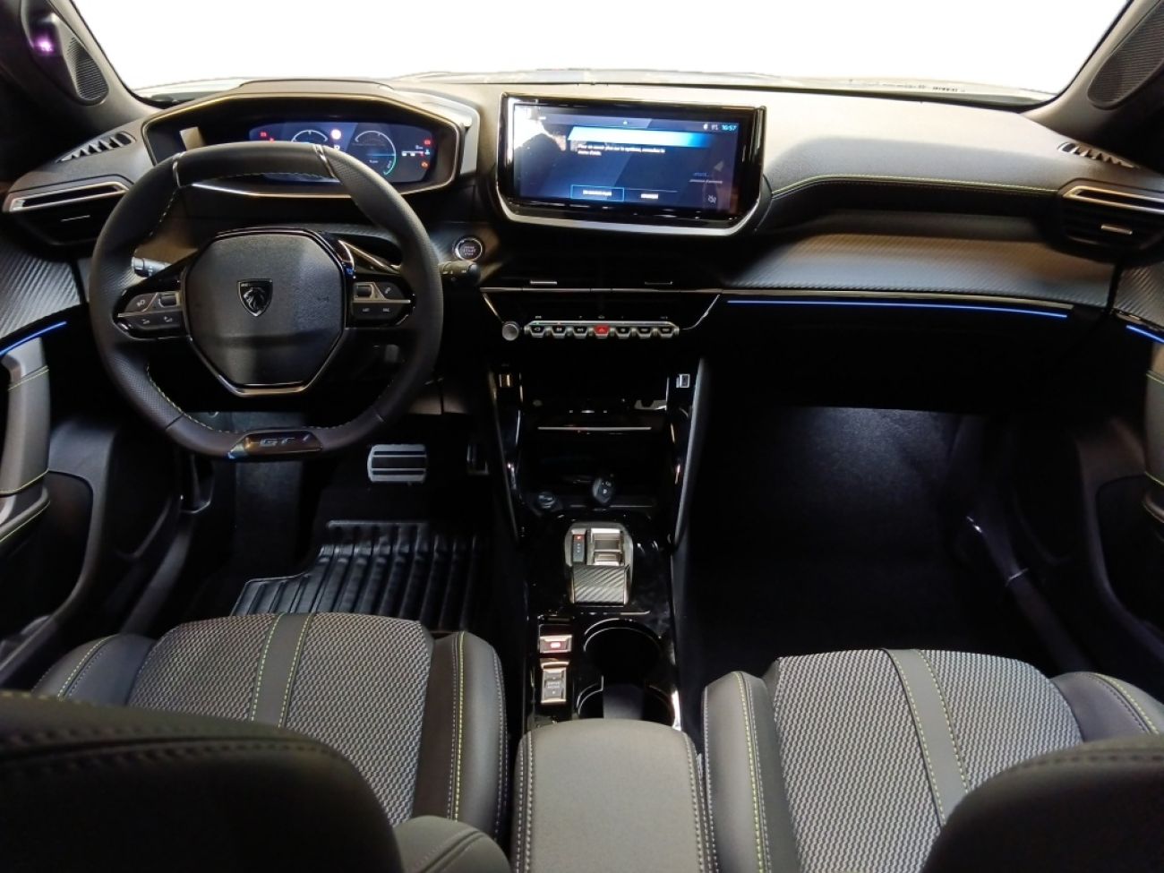 Mandataire PEUGEOT 2008 1.2 HYBRID 145CH GT E-DCS6
