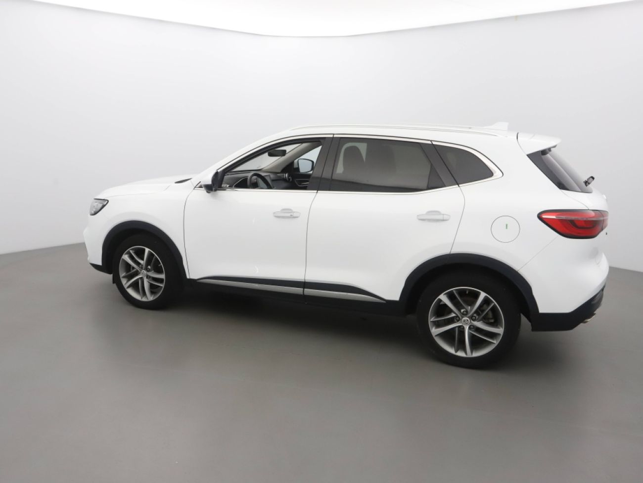 Mandataire MG HS 1.5 T-GDI 162 AT luxury