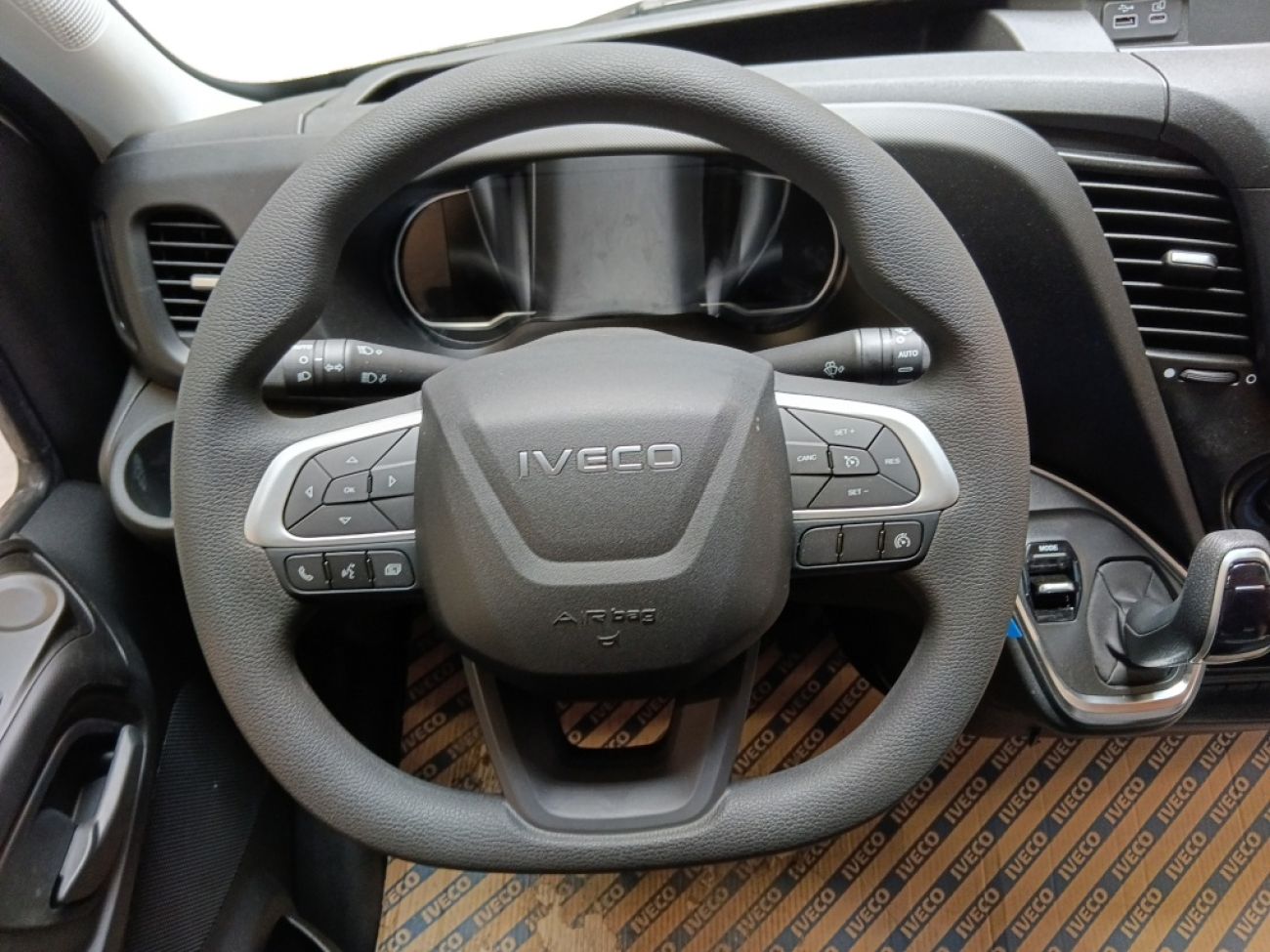 Mandataire IVECO Daily 35S18 3.0 V16 HI-MATIC H2 180CV