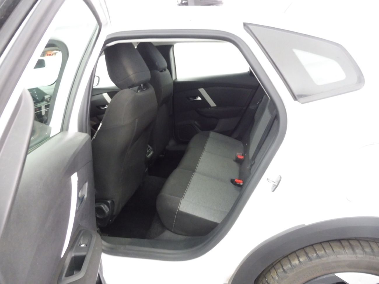 Mandataire Citroën C4 X 1.2 PURETECH 100 FEEL