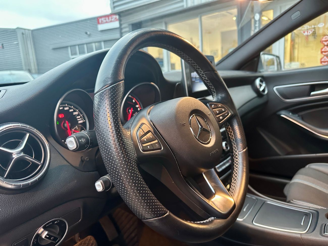Mandataire MERCEDES-BENZ CLA 200 d 7G-DCT Sensation