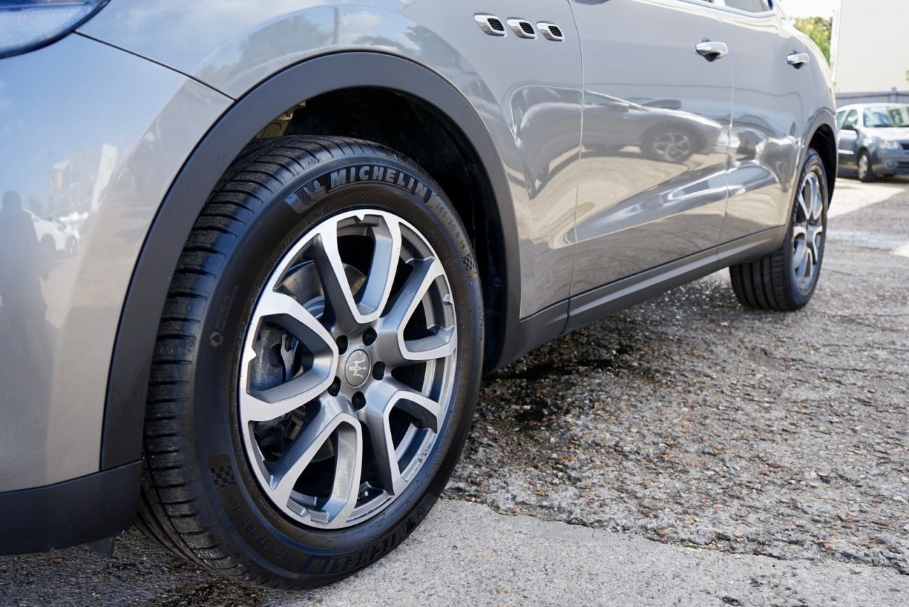 Mandataire MASERATI LEVANTE Diesel 3.0 V6 Turbo 275 JTES 19
