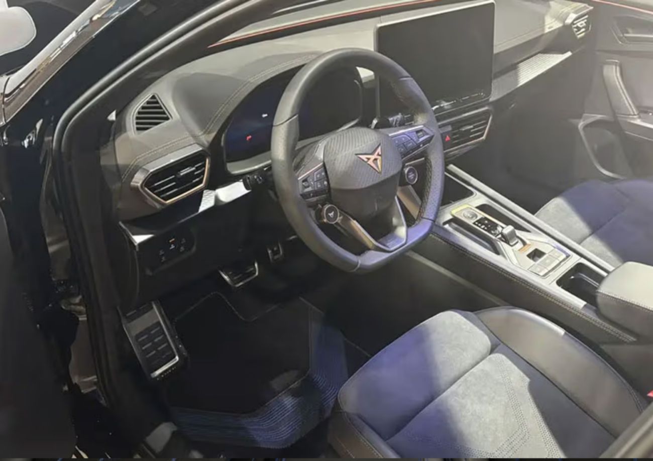 Mandataire CUPRA FORMENTOR eHybrid 204 ch DSG6 Midnight Edition