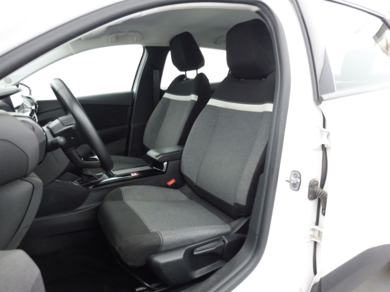 Mandataire Citroën C4 X 1.2 PURETECH 100 FEEL
