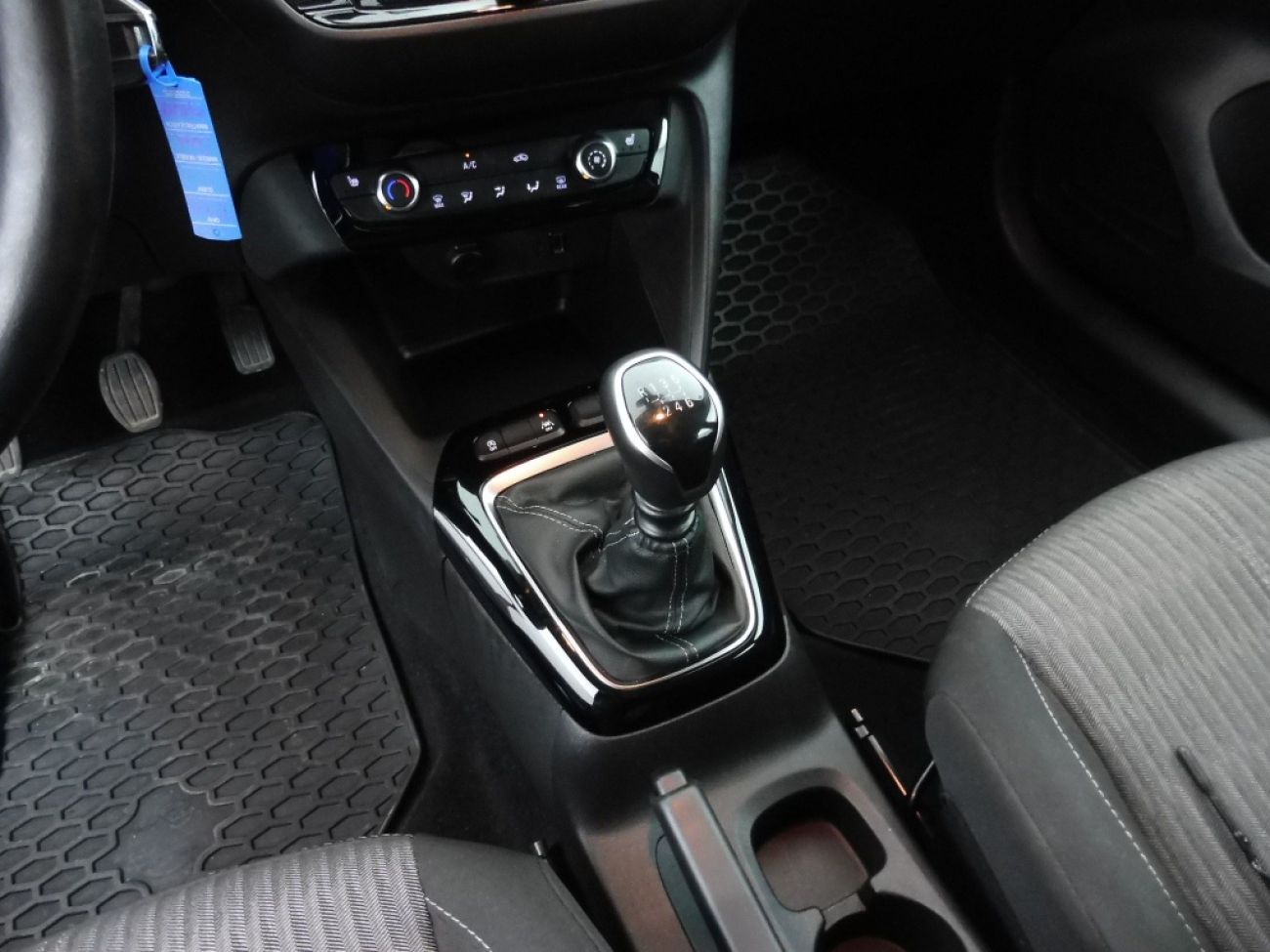 Mandataire Opel Corsa 1.2 100edition