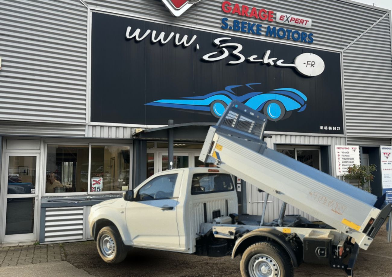Mandataire ISUZU D-MAX BENNE BASCULANTE NOUVEAU 2.2L SINGLE B-STRONG BENNE BASCULANTE  ACIER
