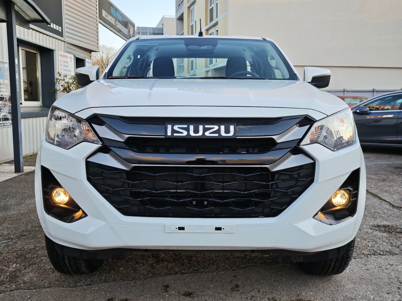Mandataire ISUZU D MAX SPACE N60 BB+ A/T 4x4  Euro6e