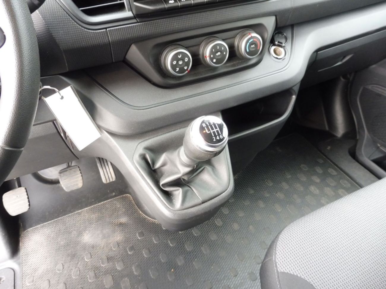 Mandataire RENAULT Trafic L2H1 3T 2.0 BLUE DCI 130CH CONFORT