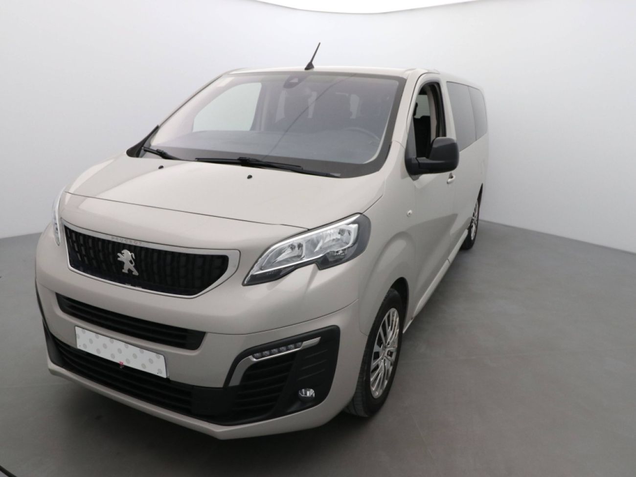 Mandataire PEUGEOT TRAVELLER 1.5 BLUEHDI 120CH S&S LONG BUSINESS 9 PLACES