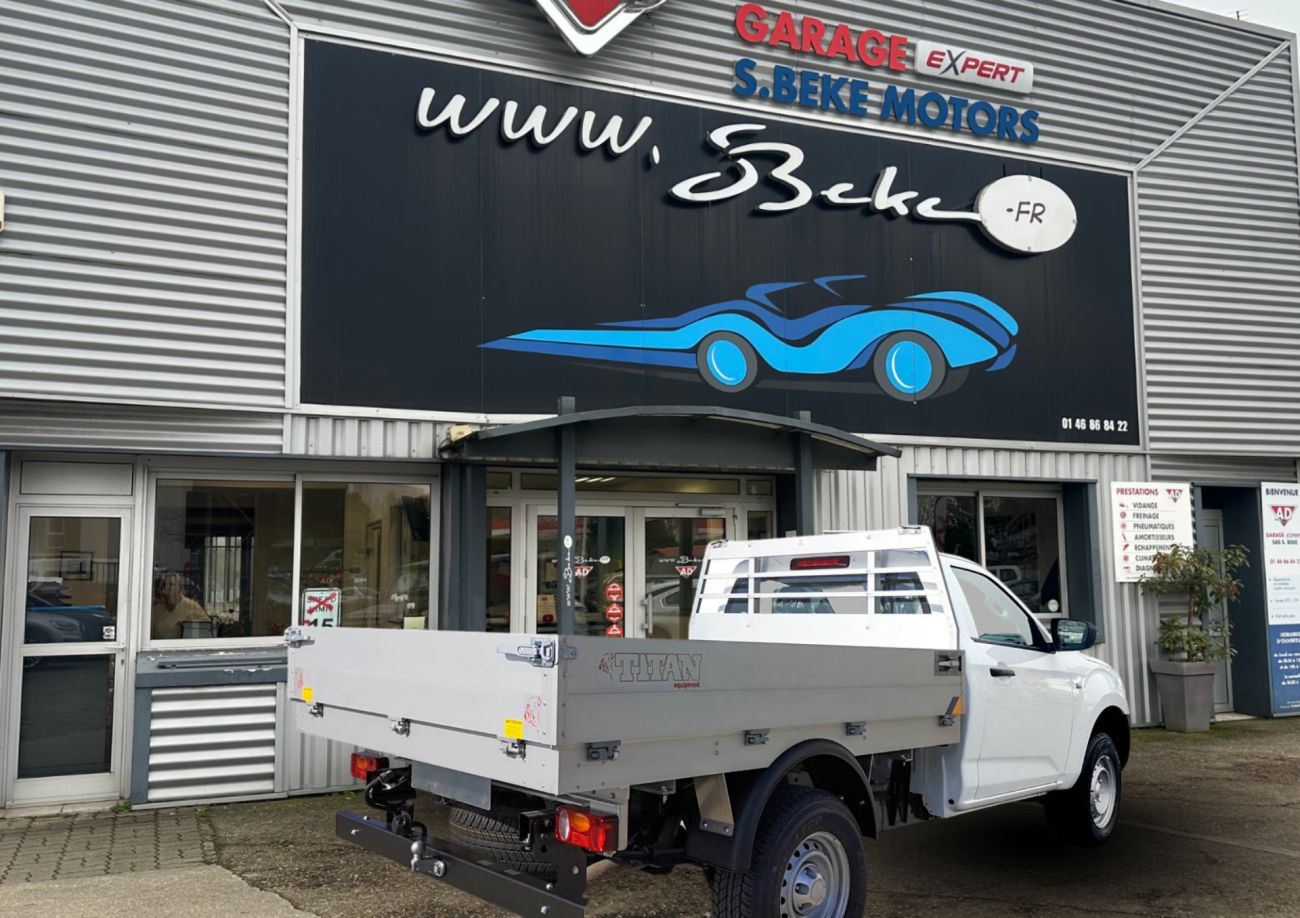 Mandataire ISUZU D-MAX NOUVEAU SINGLE 2.2L B-STRONG PLATEAU FIXE ALUMINIUM