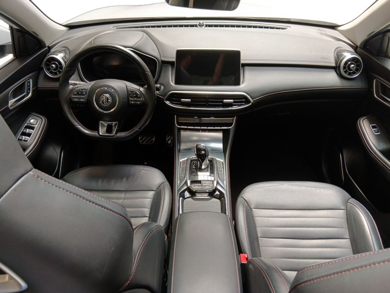 Mandataire MG HS 1.5 T-GDI 162 AT luxury