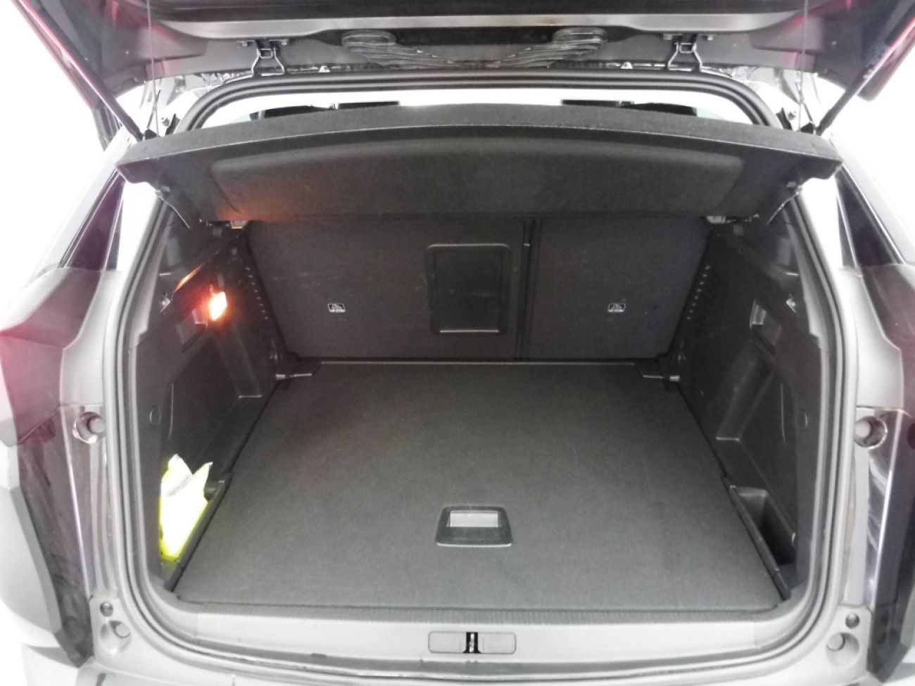 Mandataire PEUGEOT 3008 1.5 BLUEHDI 130CH S&S ALLURE