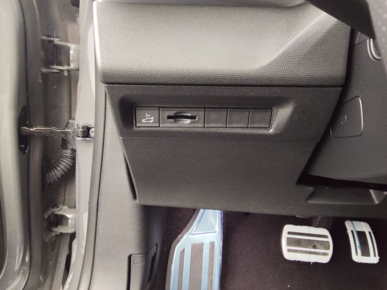 Mandataire PEUGEOT 308 SW 1.2 HYBRID 136CH GT E-DCS6