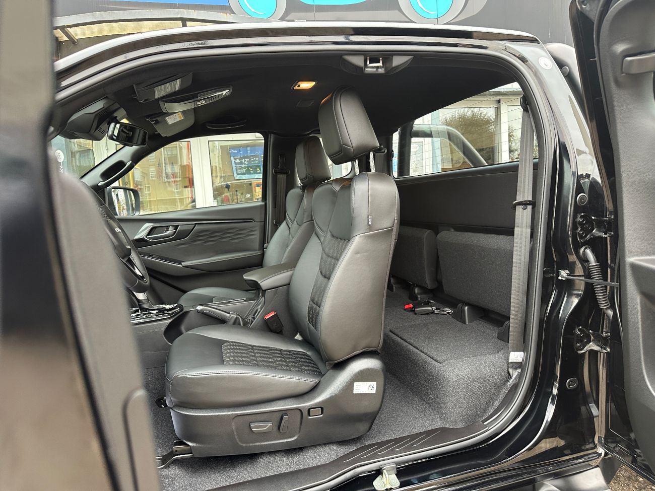 Mandataire ISUZU D-MAX SPACE N60 NITRO SPORT 4X4 AT