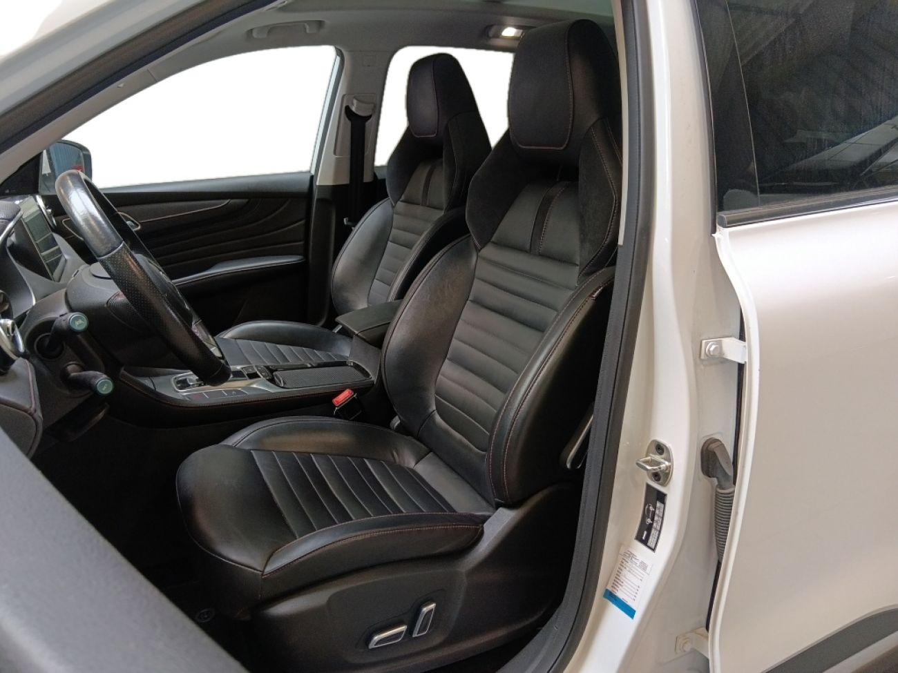 Mandataire MG HS 1.5 T-GDI 162 AT luxury