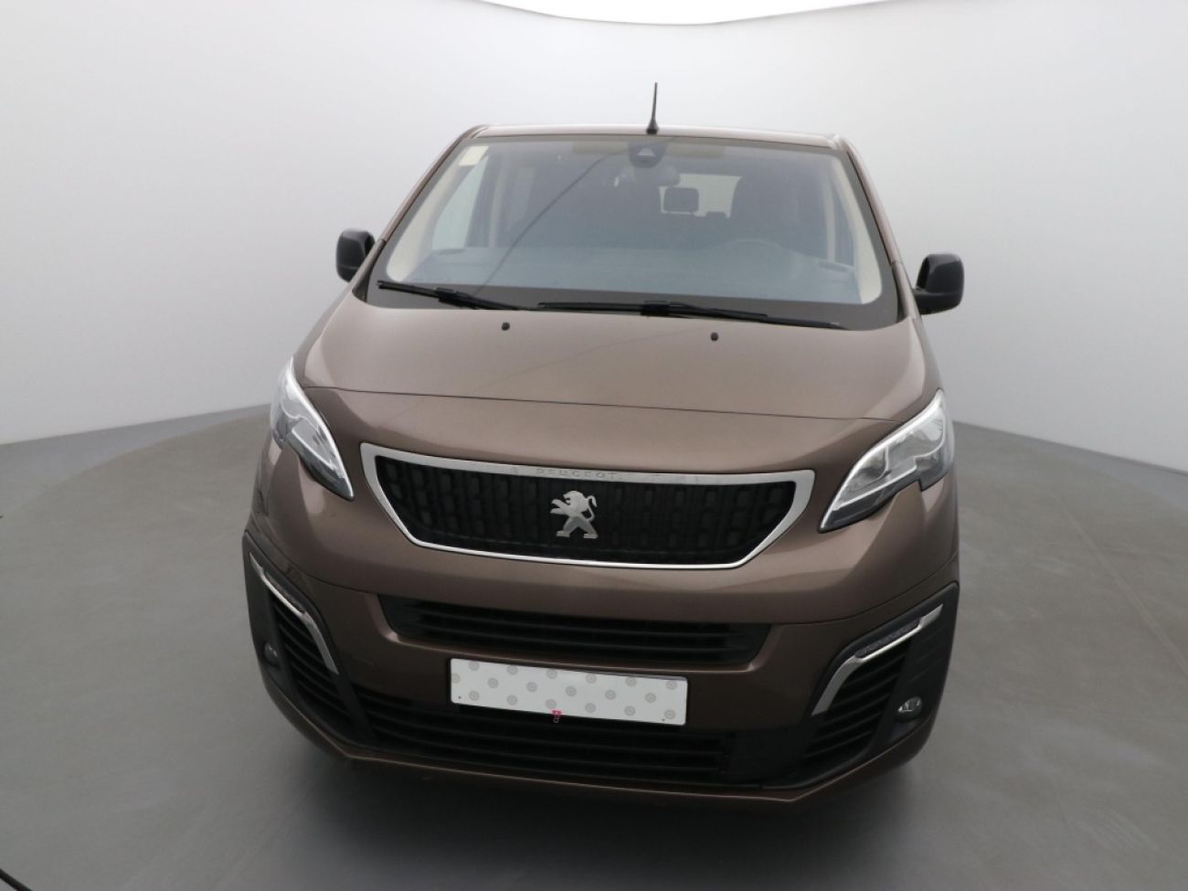 Mandataire PEUGEOT TRAVELLER 1.5 BLUEHDI 120CH S&S LONG BUSINESS 9 PLACES