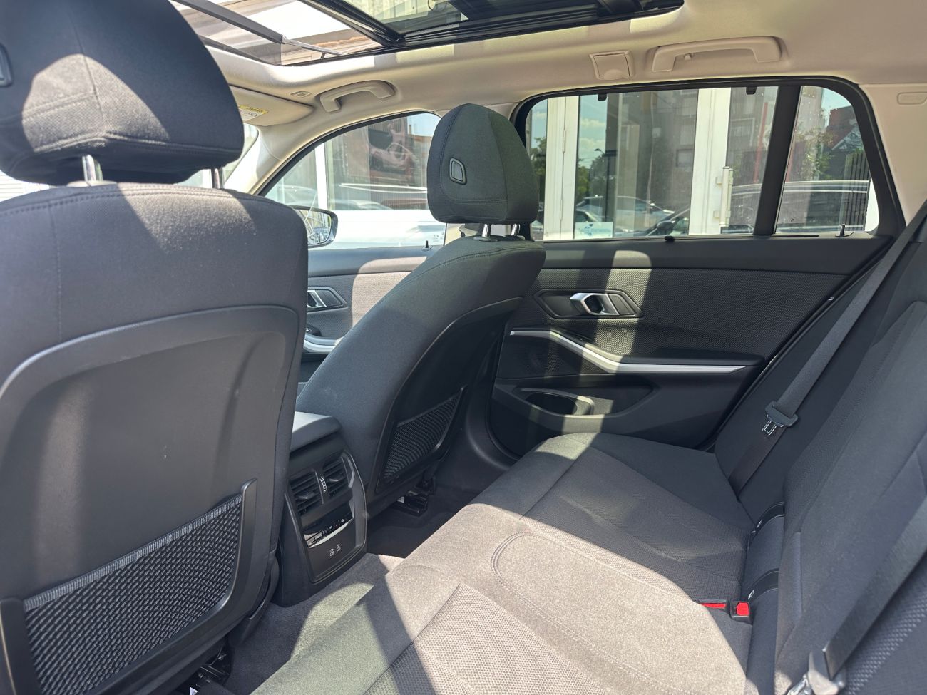 Mandataire BMW SERIE 3 TOURING G21 Touring 320d xDrive 190 ch BVA8 Lounge toit pano jtes 18