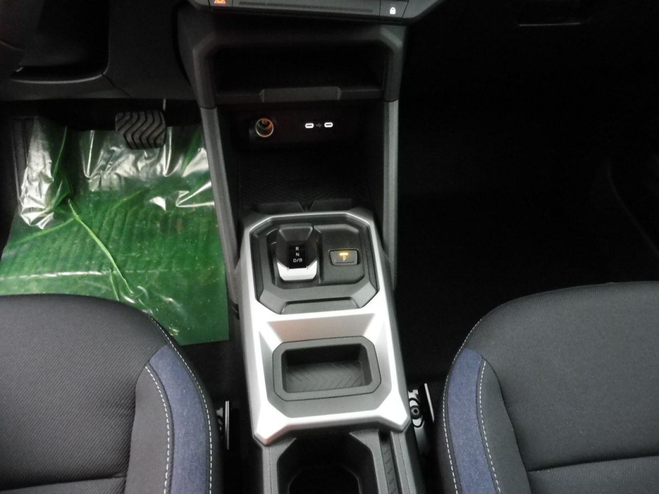 Mandataire Dacia DUSTER 1.6 HYBRID 140CH JOURNEY 4X2