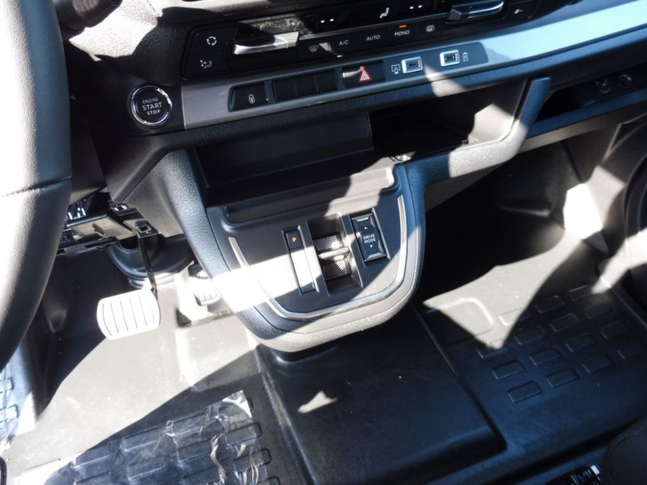 Mandataire PEUGEOT Expert Cabine Approfondie XL 2.2 DIESEL 180CH CABINE APPROFONDIE FIXE AUTOMATIQUE