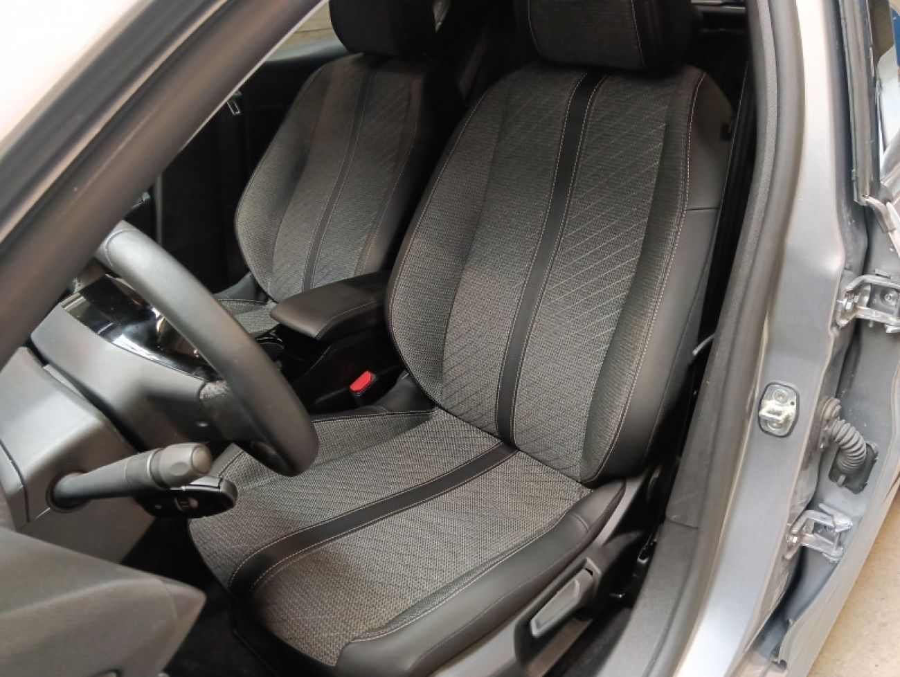 Mandataire PEUGEOT 208 1.2 100CH S&S ALLURE