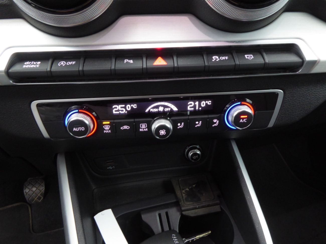 Mandataire AUDI Q2 30 TDI 116CH PACK S LINE EXTERIEUR