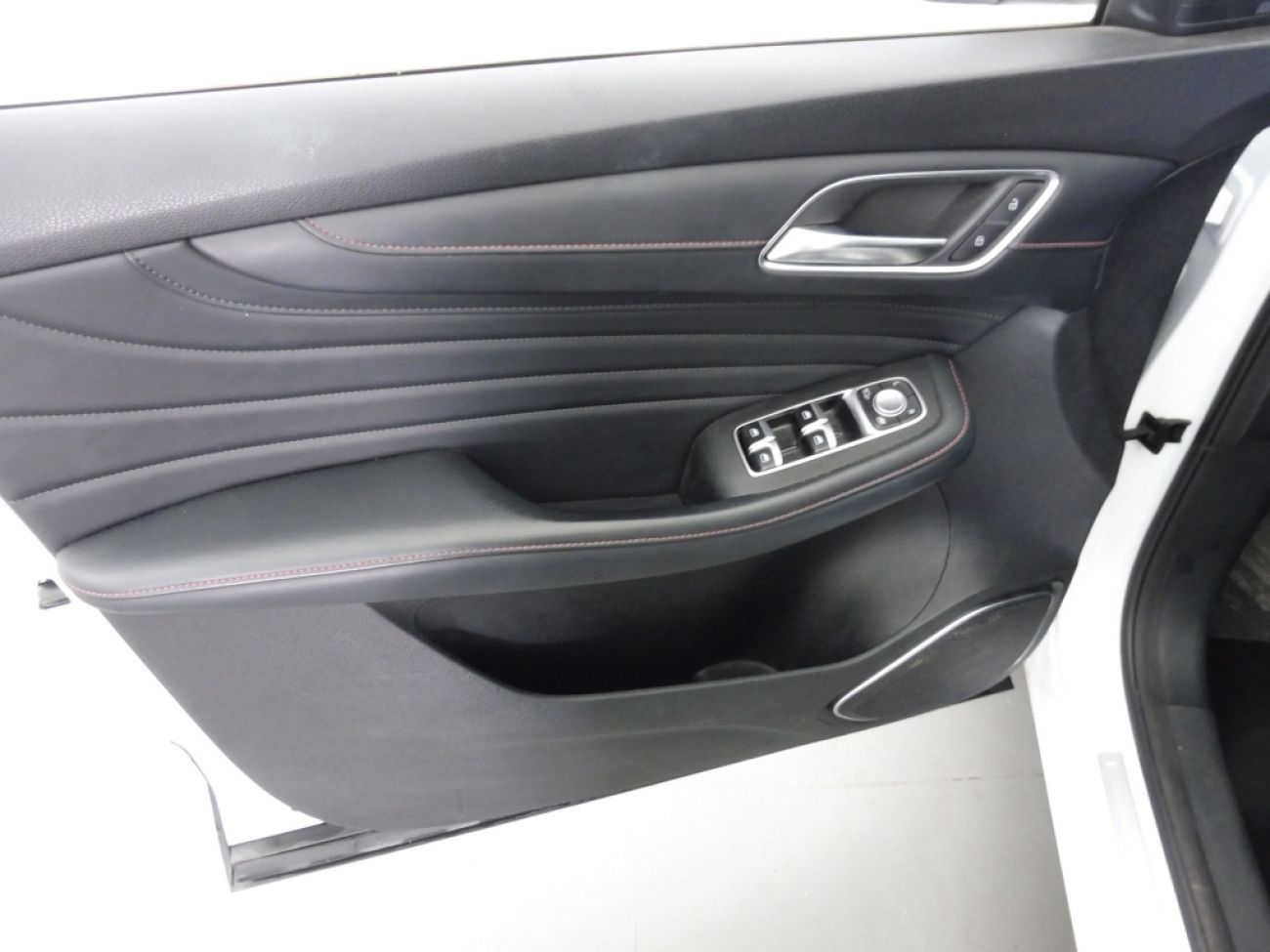 Mandataire MG HS 1.5 T-GDI 162 AT luxury