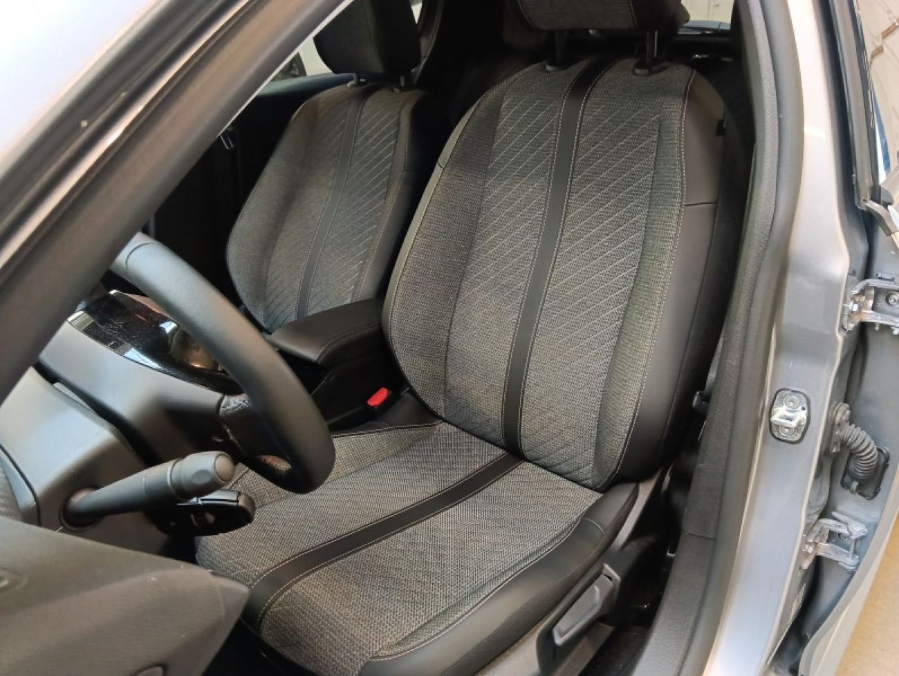 Mandataire PEUGEOT 208 1.2 100CH S&S ALLURE