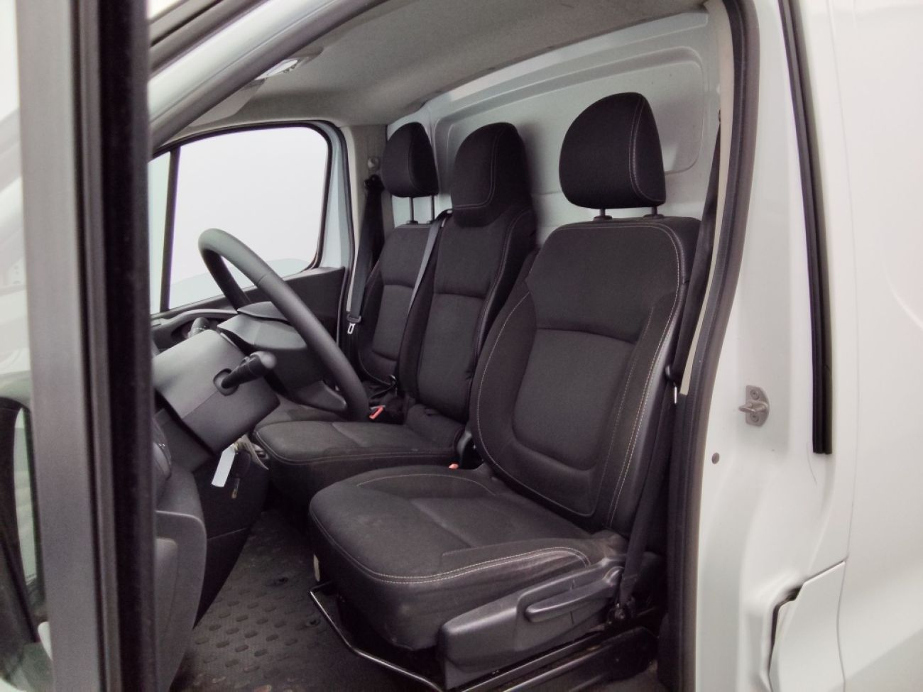 Mandataire RENAULT Trafic L2H1 1300 2.0 DCI 120CH GRAND CONFORT S&S E6