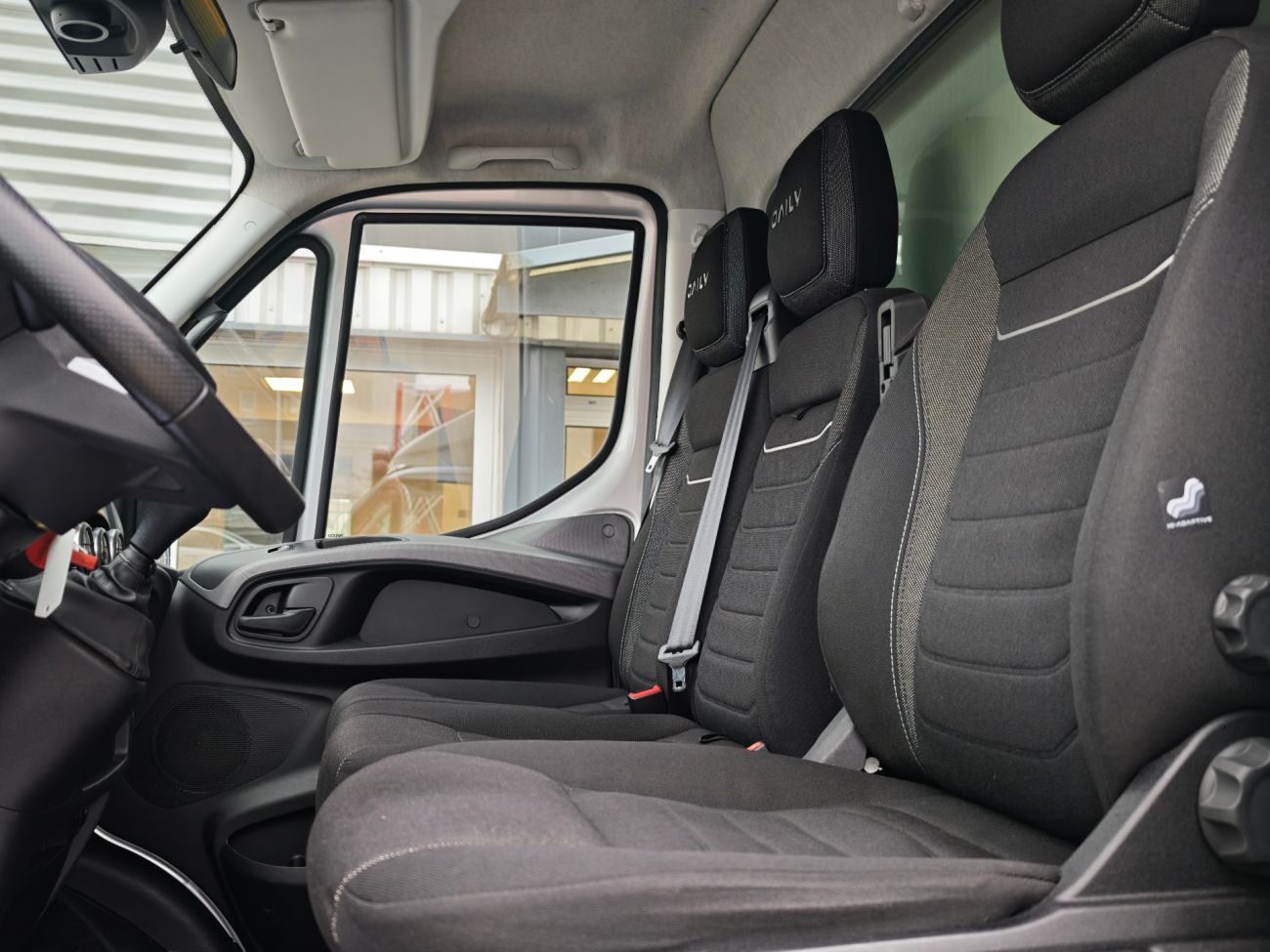 Mandataire IVECO DAILY FOURGON 35 C 21 HA8 FOUR OPE ADVANCE CONNECT HI-MATIC DELIVERY URBAN