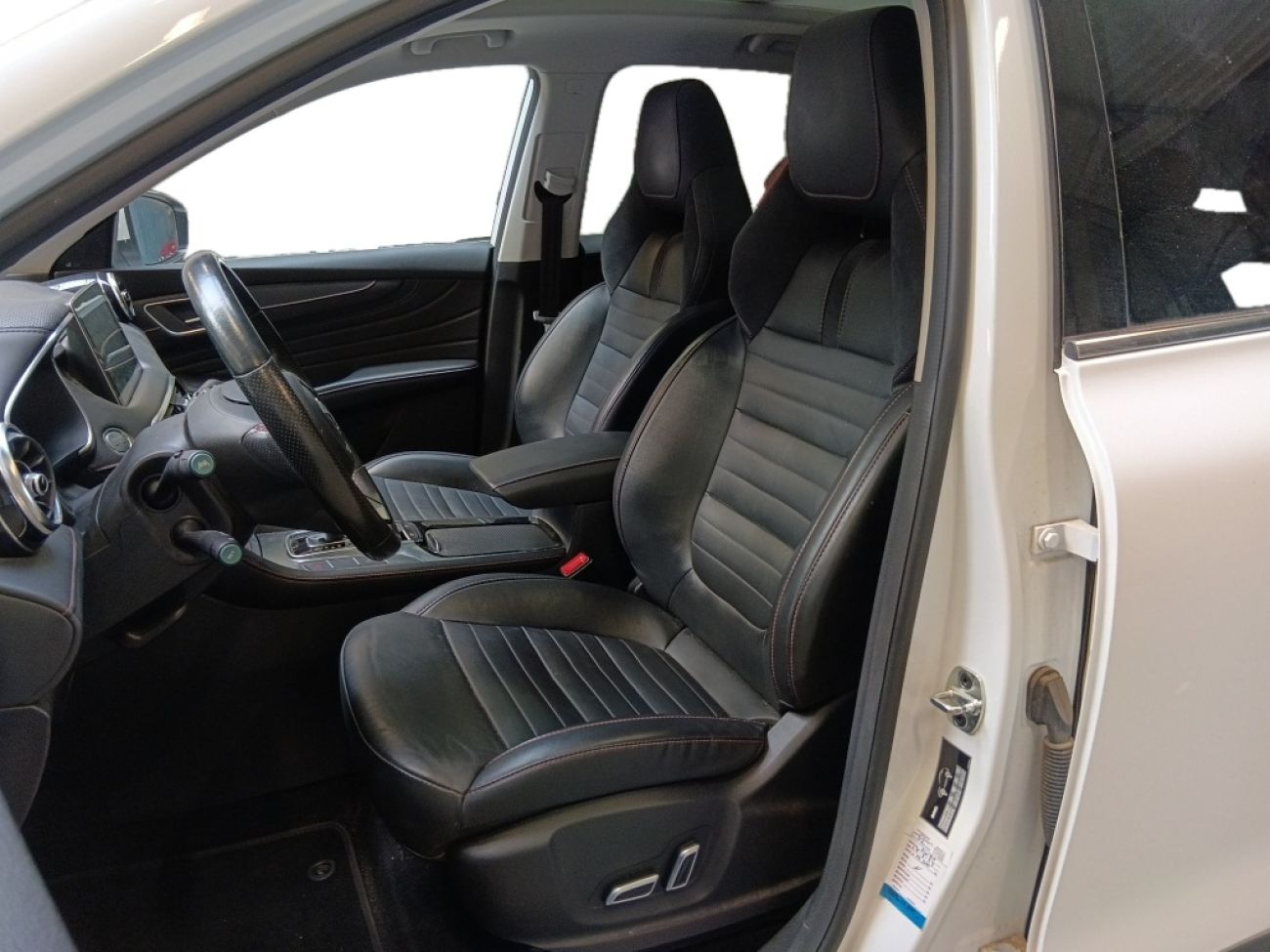 Mandataire MG HS 1.5 T-GDI 162 AT luxury