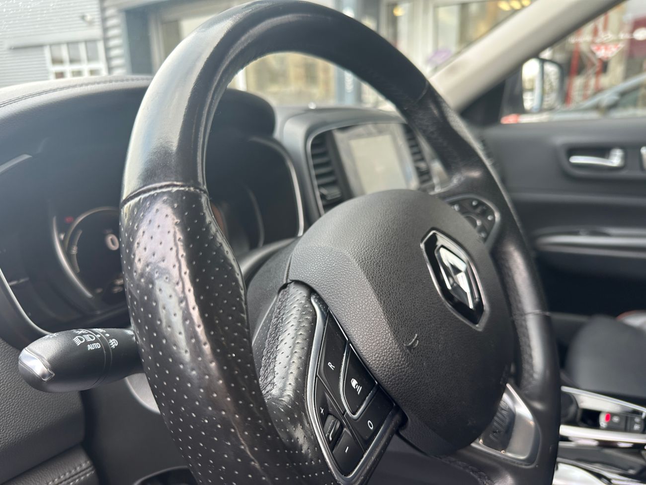 Mandataire RENAULT KOLEOS Tce 160 EDC Initiale Paris