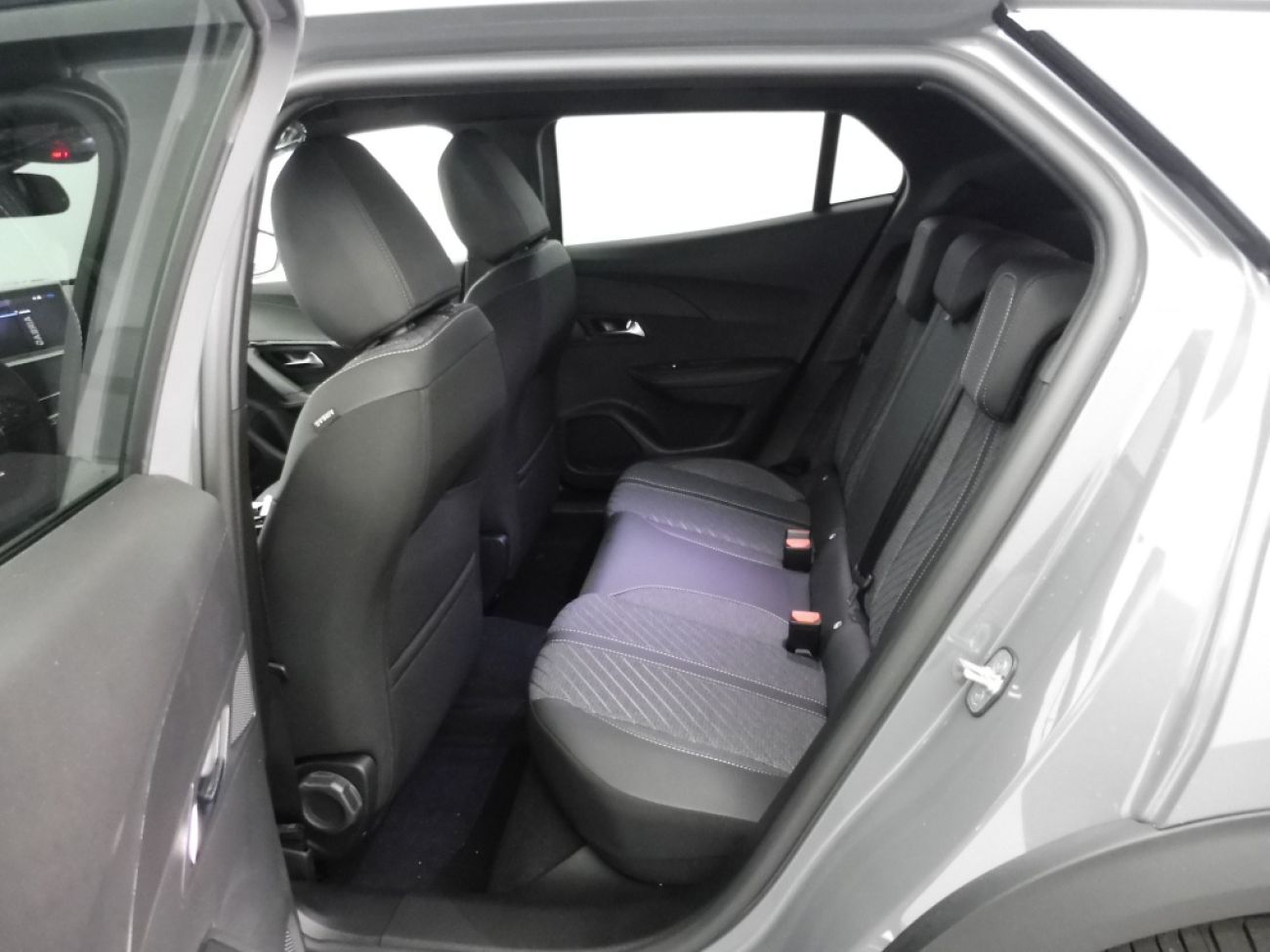 Mandataire PEUGEOT 2008 1.2 HYBRID 145CH ALLURE E-DCS6