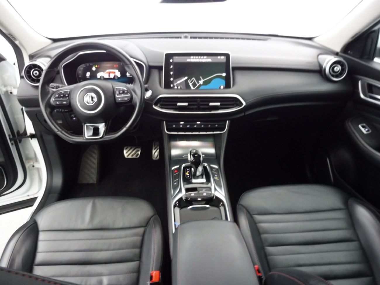 Mandataire MG HS 1.5 T-GDI 162 AT luxury