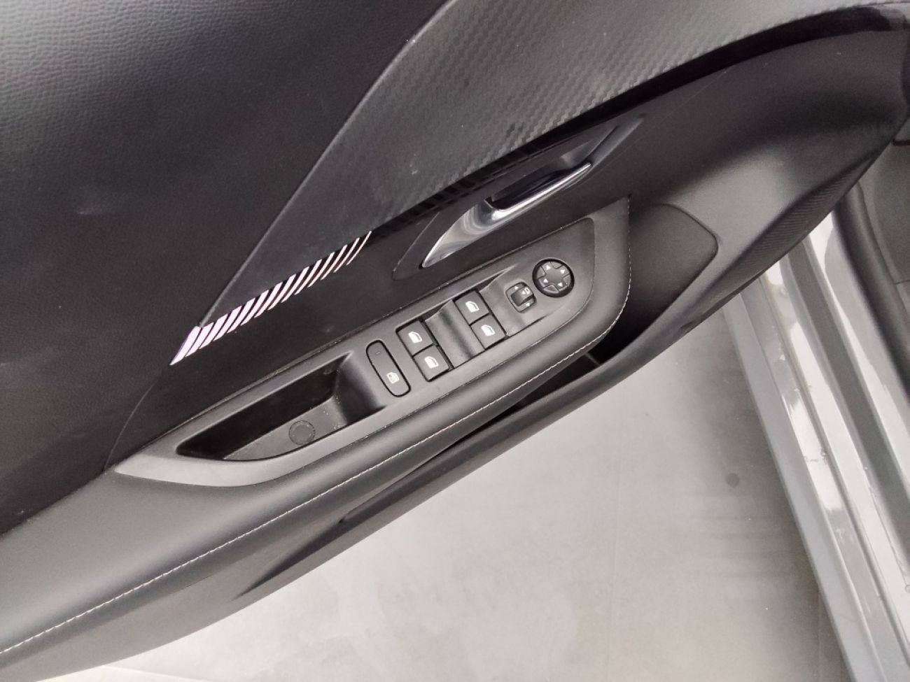 Mandataire PEUGEOT 208 1.2 100CH S&S ALLURE