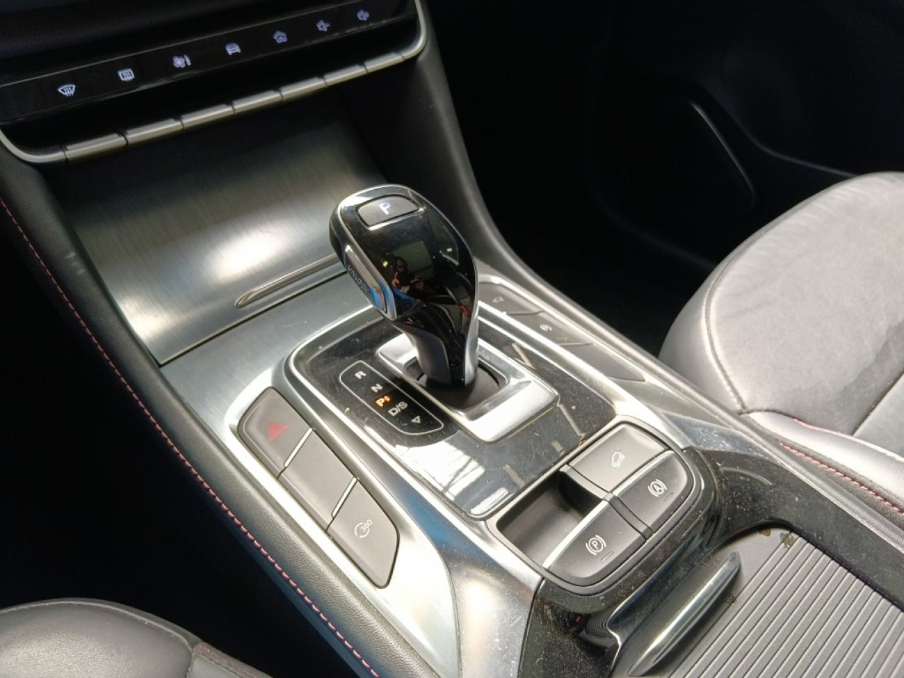 Mandataire MG HS 1.5 T-GDI 162 AT luxury