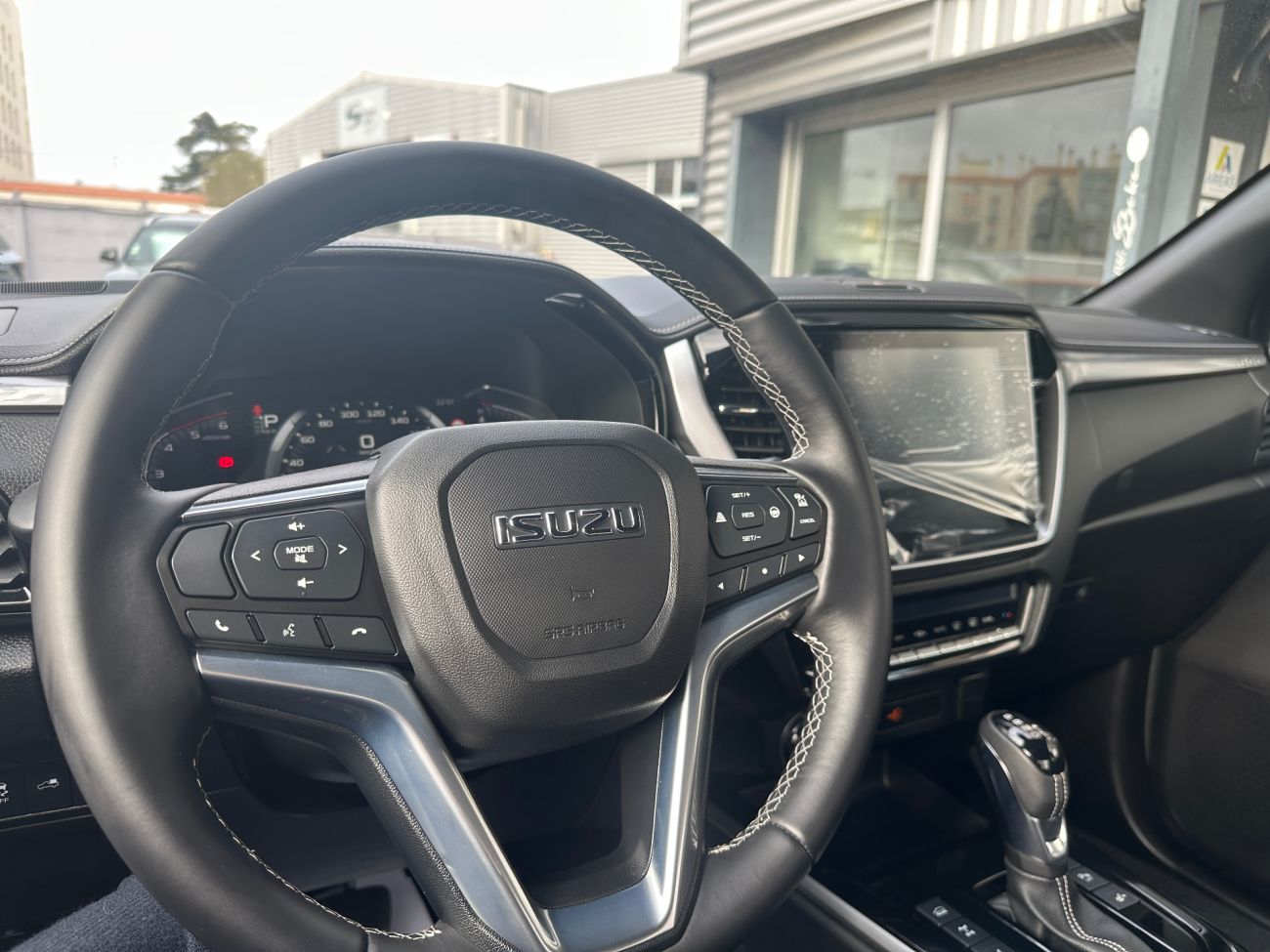 Mandataire ISUZU D-MAX N60 SPACE CAB 1.9 164 CH 4X4 BVA F+  2P