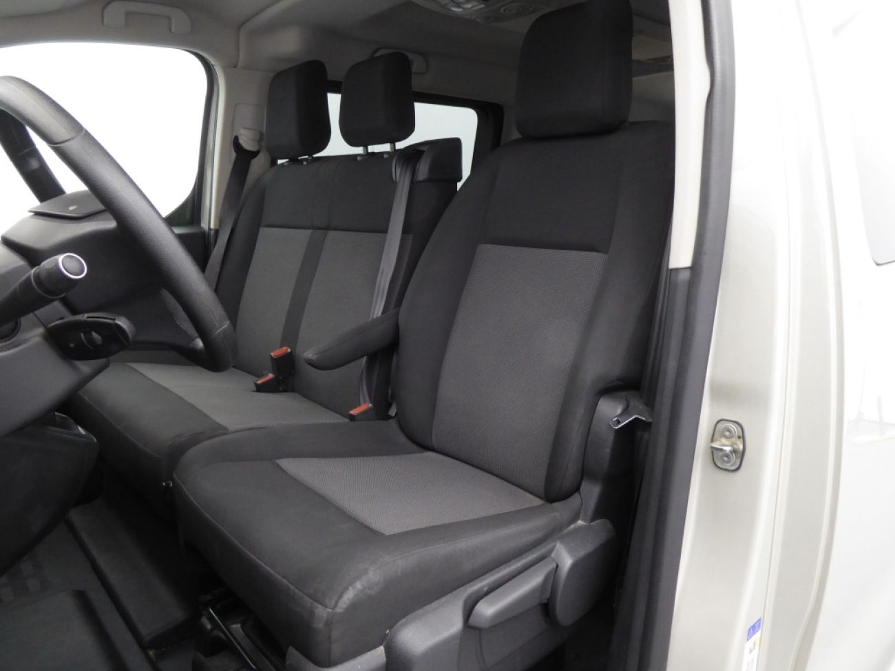 Mandataire PEUGEOT TRAVELLER 1.5 BLUEHDI 120CH S&S LONG BUSINESS 9 PLACES