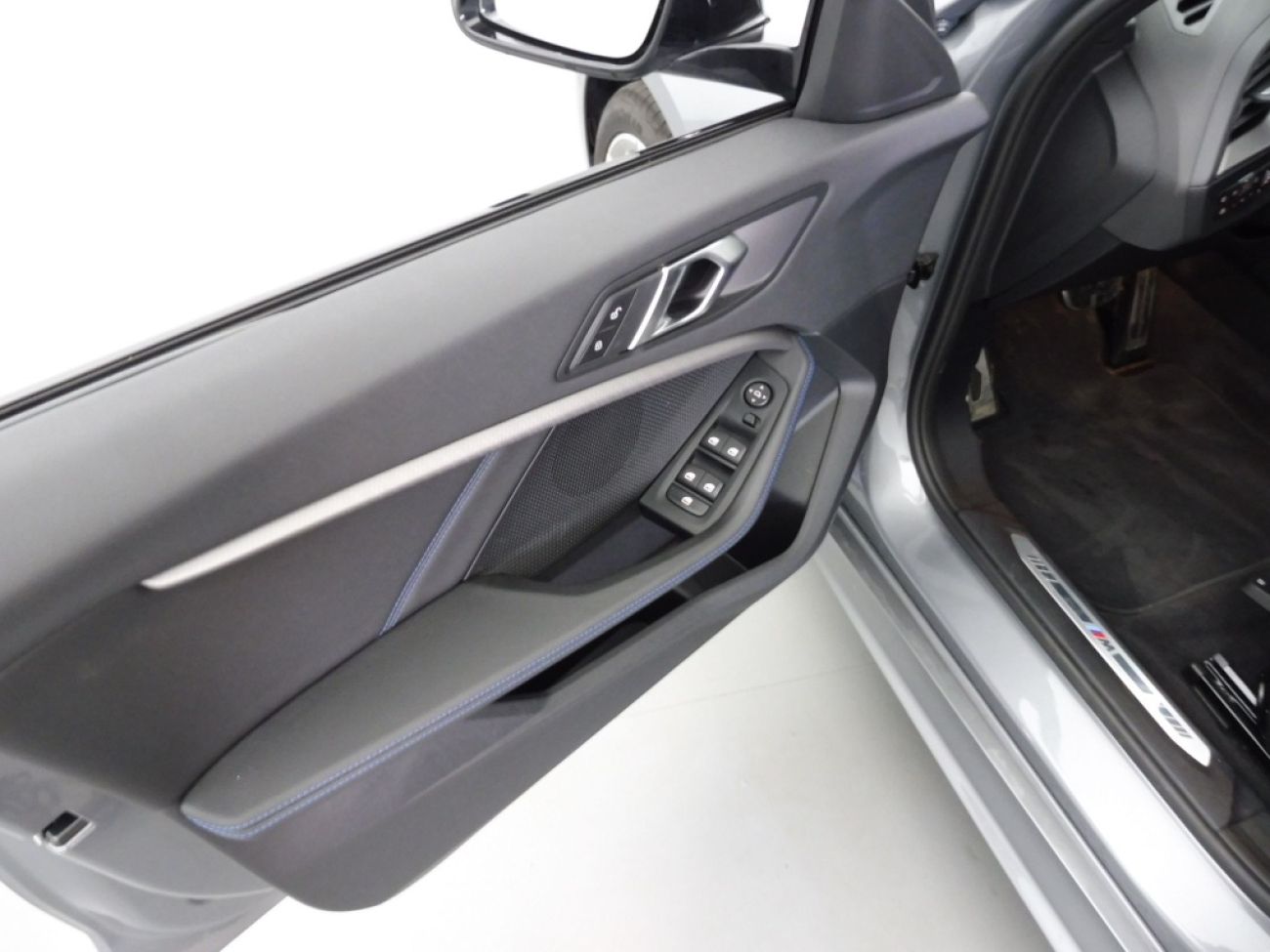 Mandataire BMW SERIE 1 118I STEPTRONIC 136 M-SPORT