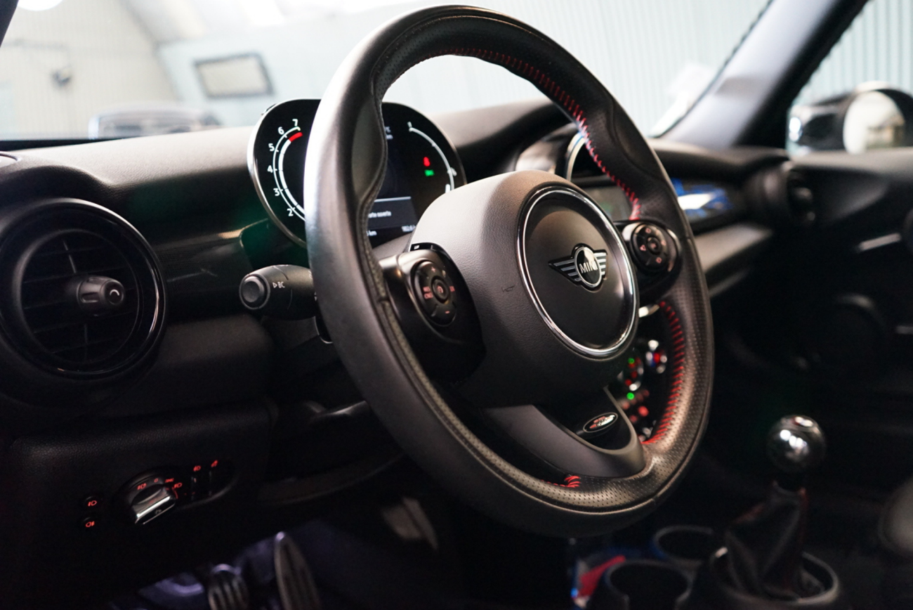 Mandataire MINI HATCH 3 PORTES F56 LCI Cooper 136 ch Finition John Cooper Works
