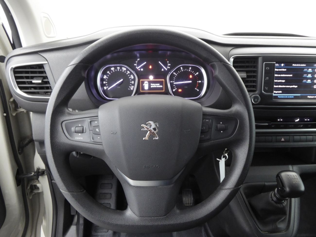 Mandataire PEUGEOT TRAVELLER 1.5 BLUEHDI 120CH S&S LONG BUSINESS 9 PLACES