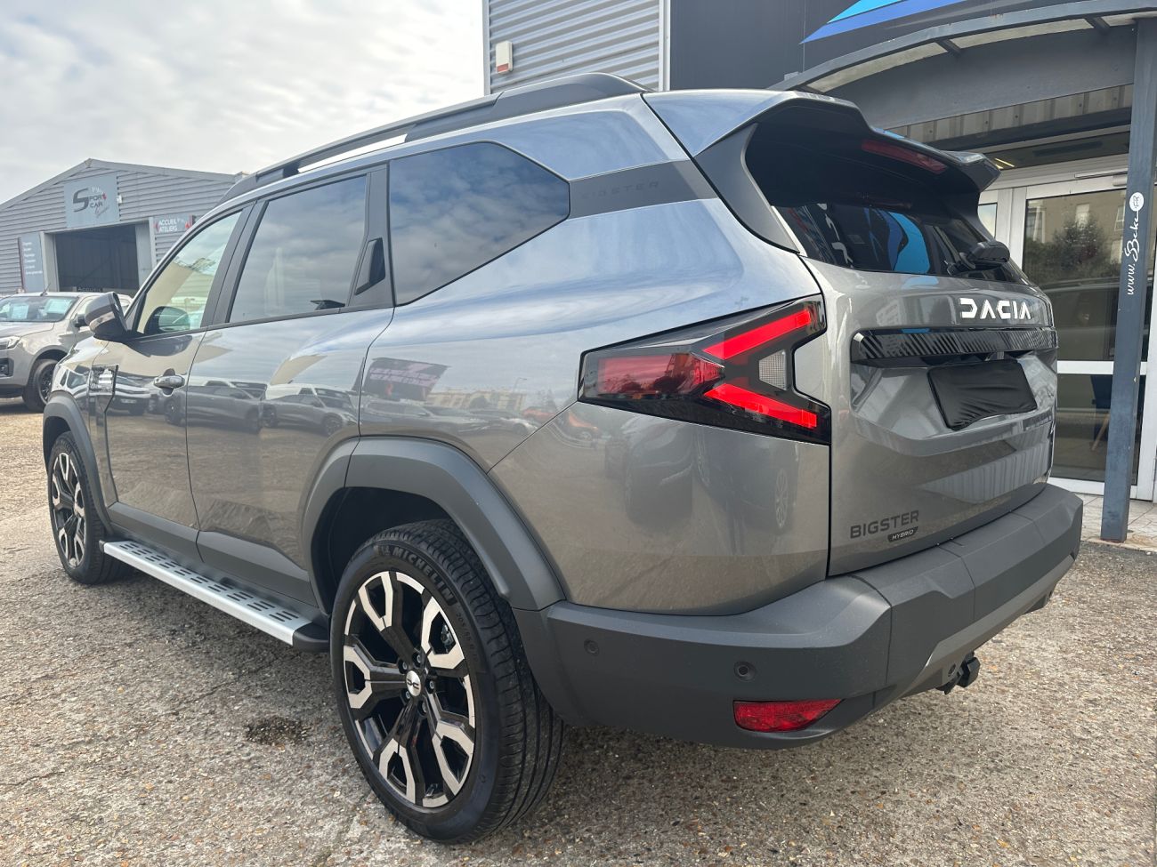 Mandataire Dacia BIGSTER HYBRID 155 Journey