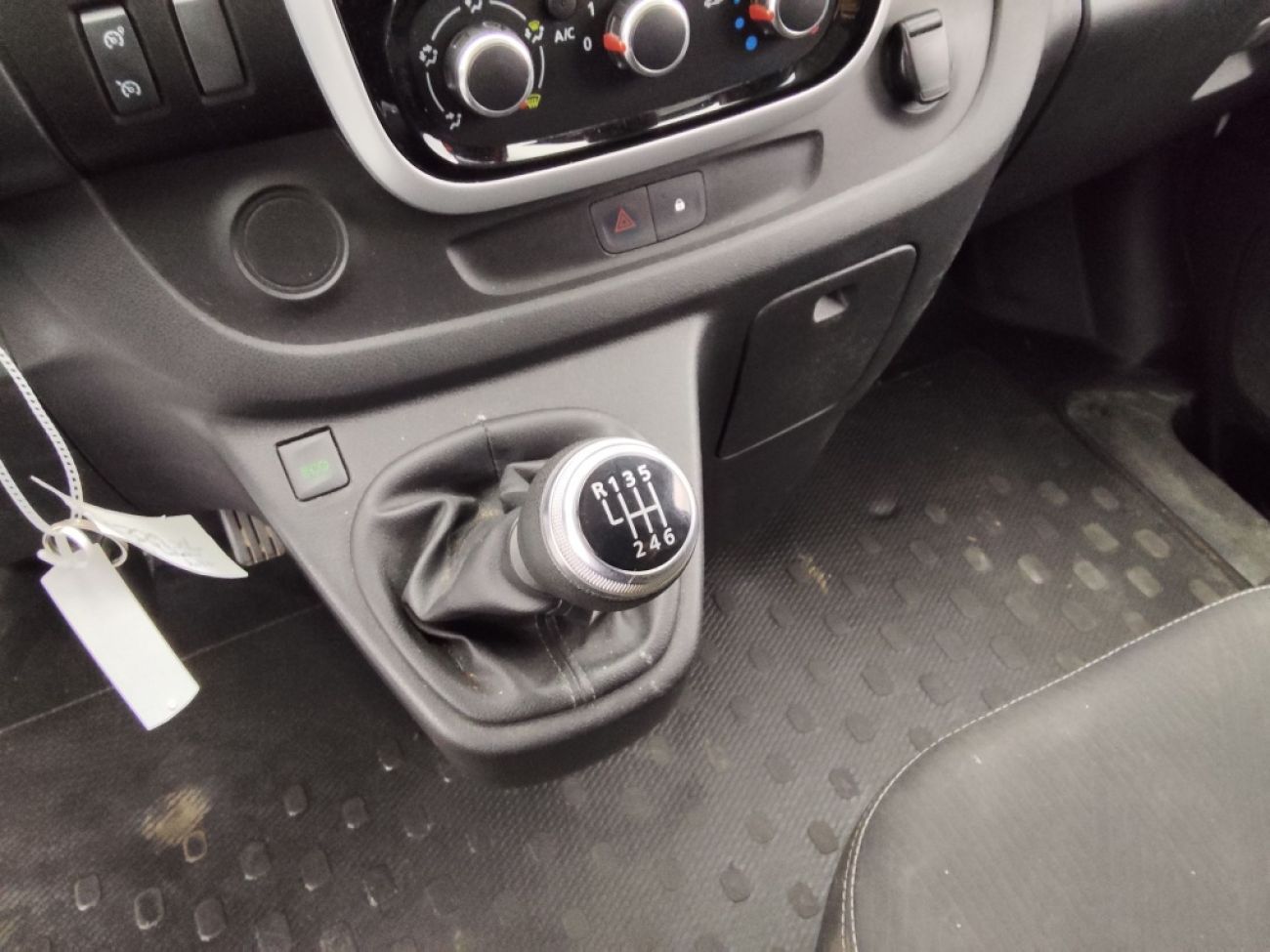 Mandataire RENAULT Trafic L2H1 1300 2.0 DCI 120CH GRAND CONFORT S&S E6