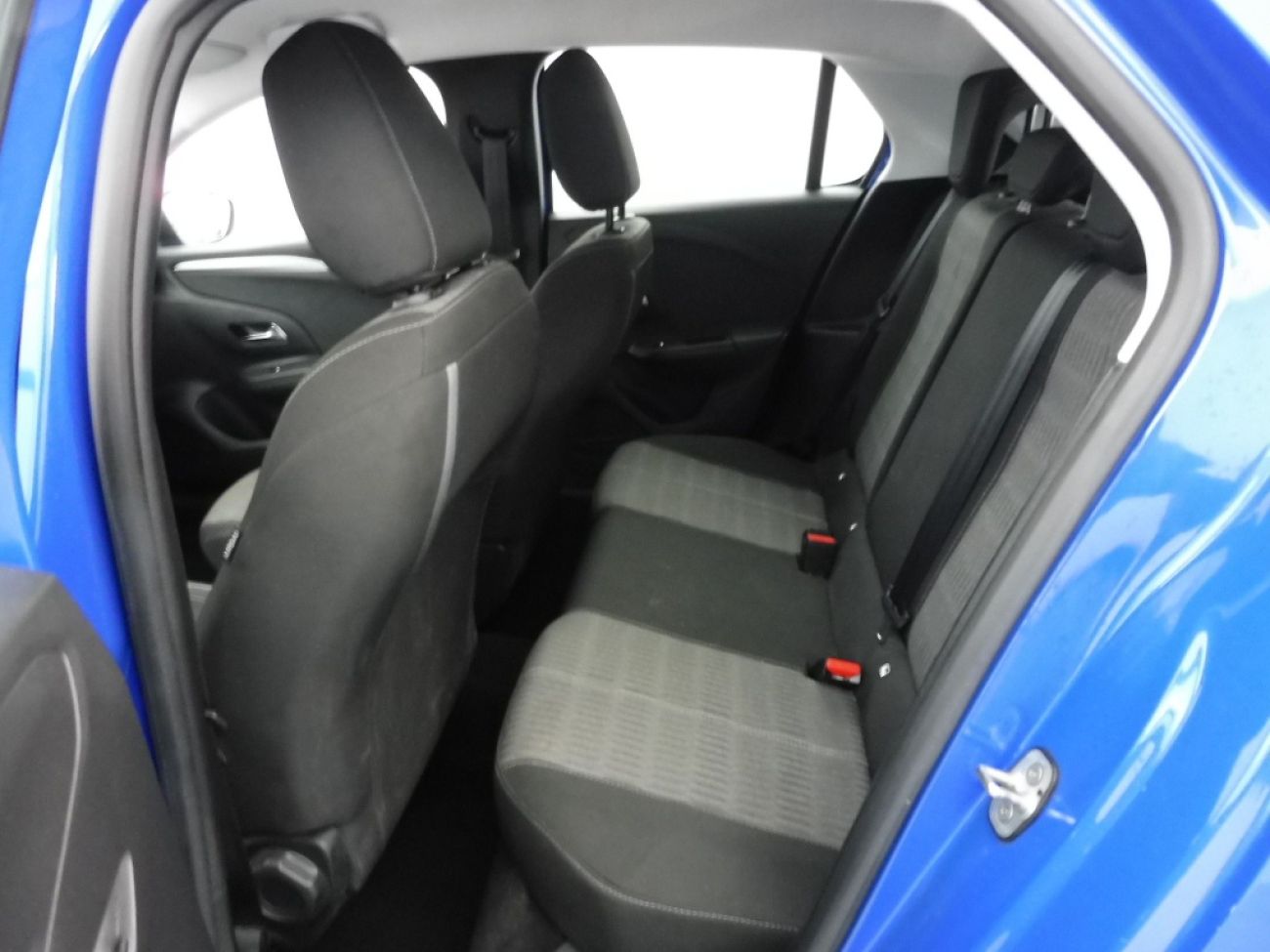 Mandataire Opel Corsa 1.2 100edition