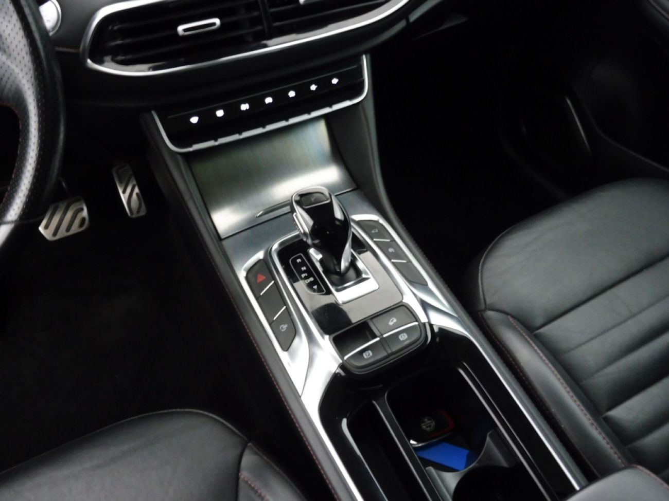 Mandataire MG HS 1.5 T-GDI 162 AT luxury