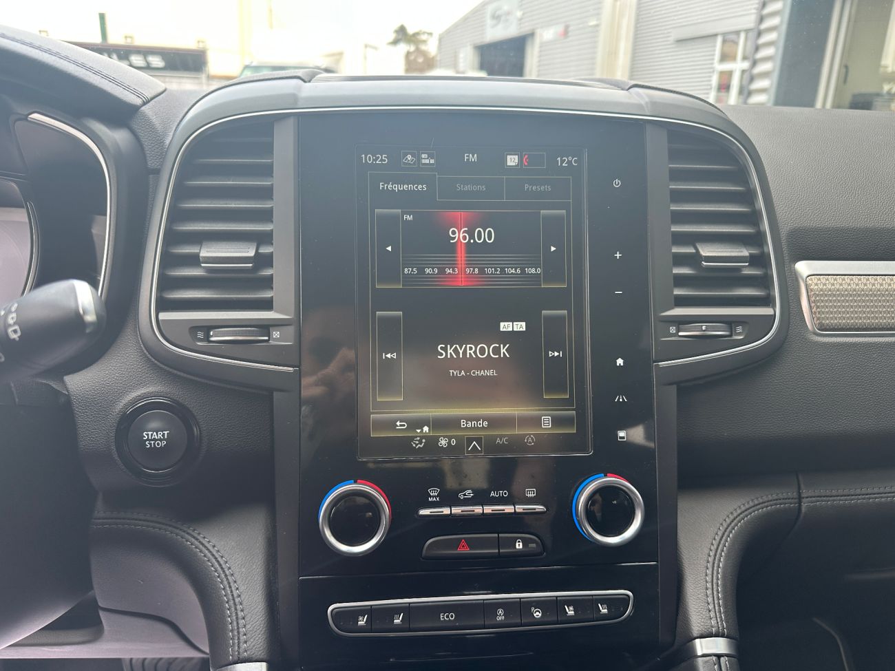 Mandataire RENAULT KOLEOS Tce 160 EDC Initiale Paris